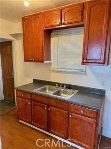 726 W 76th, Los Angeles, CA 90044