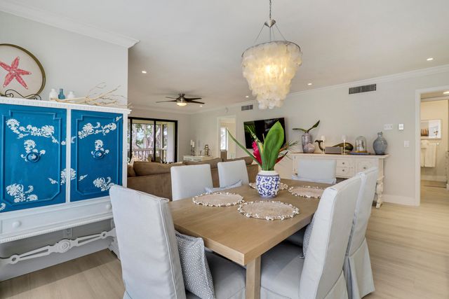 438 Brackenwood Lane S, Palm Beach Gardens, FL 33418