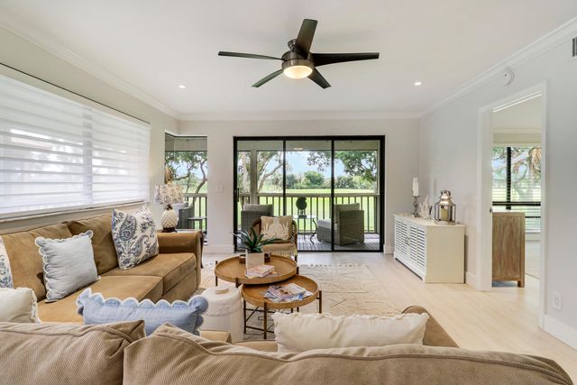 438 Brackenwood Lane S, Palm Beach Gardens, FL 33418