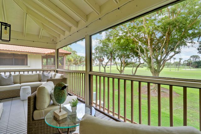 438 Brackenwood Lane S, Palm Beach Gardens, FL 33418