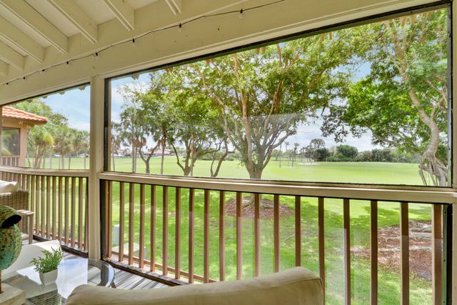 438 Brackenwood Lane S, Palm Beach Gardens, FL 33418