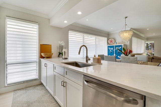 438 Brackenwood Lane S, Palm Beach Gardens, FL 33418