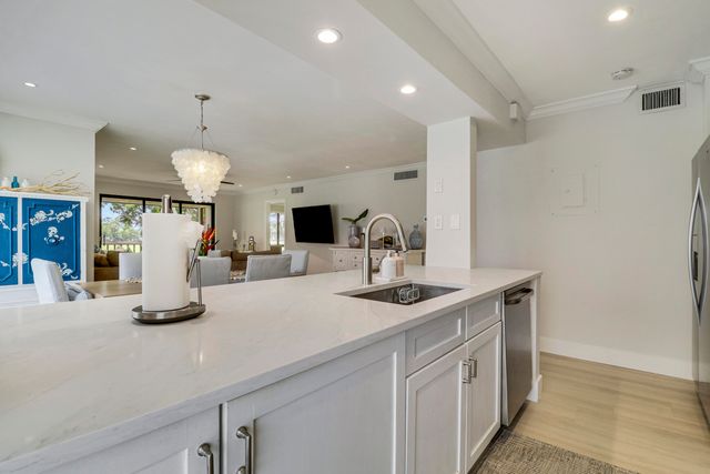 438 Brackenwood Lane S, Palm Beach Gardens, FL 33418