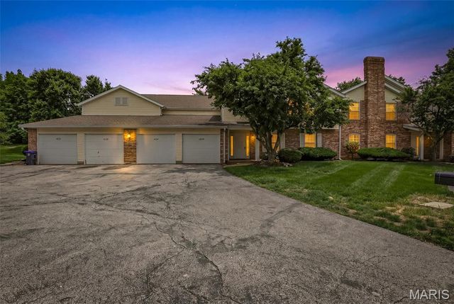 1034 Windstream Drive 14, St Peters, MO 63376