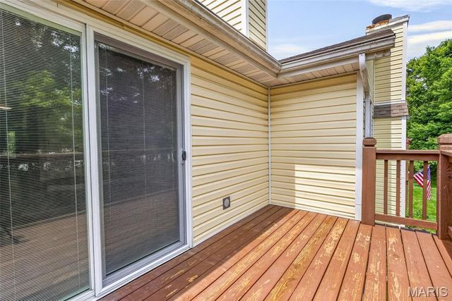 1034 Windstream Drive 14, St Peters, MO 63376