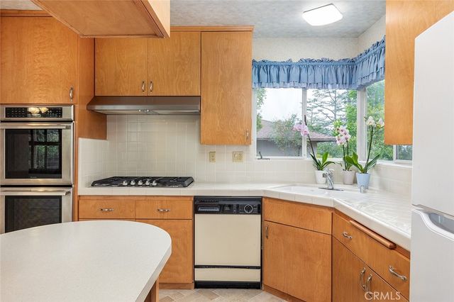 2325 Caracas Street, La Crescenta, CA 91214