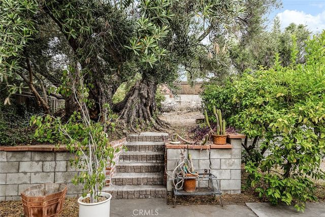 2325 Caracas Street, La Crescenta, CA 91214