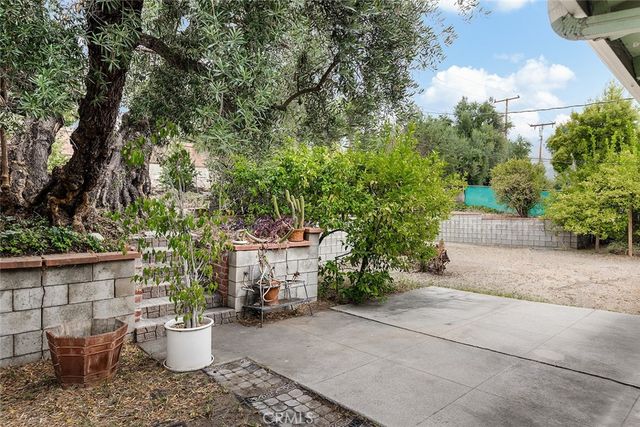 2325 Caracas Street, La Crescenta, CA 91214