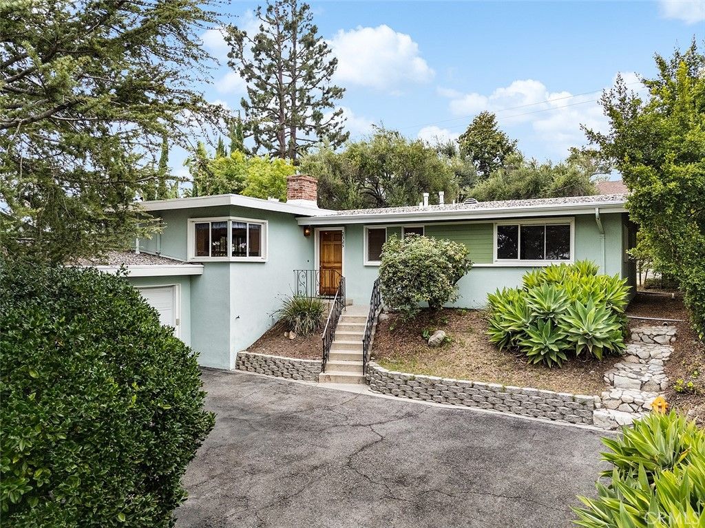 2325 Caracas Street, La Crescenta, CA 91214