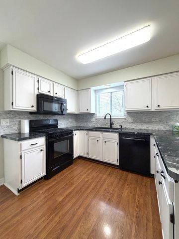 665 Lakewood Farms Drive, Bolingbrook, IL 60490