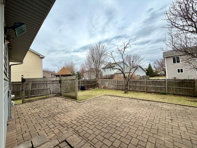 665 Lakewood Farms Drive, Bolingbrook, IL 60490