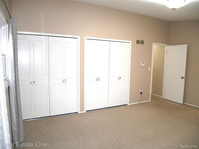 5082 Buckingham, Troy, MI 48098