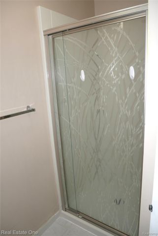 5082 Buckingham, Troy, MI 48098