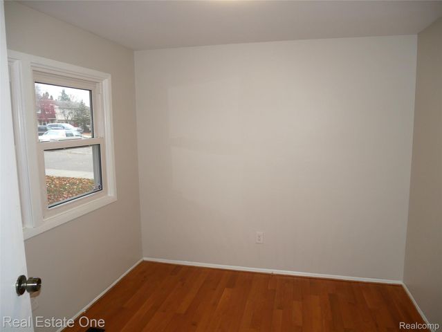 5082 Buckingham, Troy, MI 48098