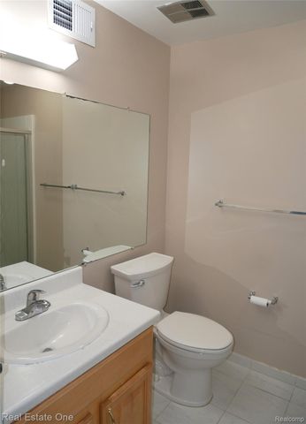 5082 Buckingham, Troy, MI 48098