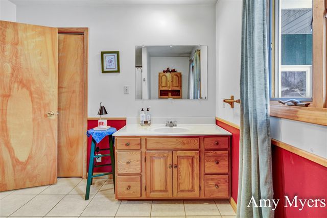 7367 S 108th Avenue, Rothbury, MI 49452