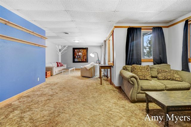 7367 S 108th Avenue, Rothbury, MI 49452