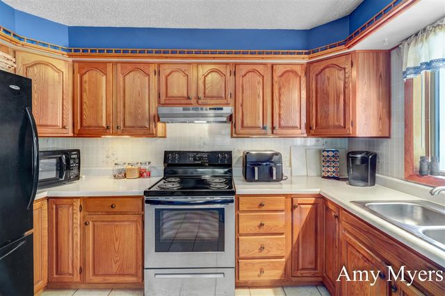 7367 S 108th Avenue, Rothbury, MI 49452