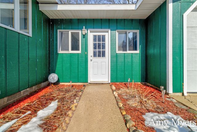 7367 S 108th Avenue, Rothbury, MI 49452