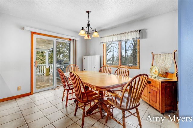 7367 S 108th Avenue, Rothbury, MI 49452