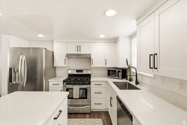 2042 N 630 W, Clinton, UT 84015