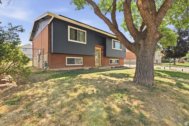 2042 N 630 W, Clinton, UT 84015