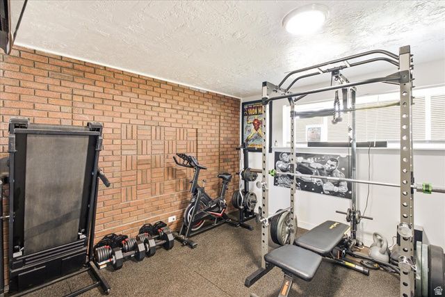 2042 N 630 W, Clinton, UT 84015