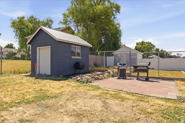 2042 N 630 W, Clinton, UT 84015