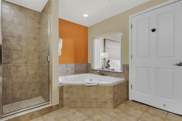 12527 FLORIDAYS RESORT DRIVE 511E, Orlando, FL 32821