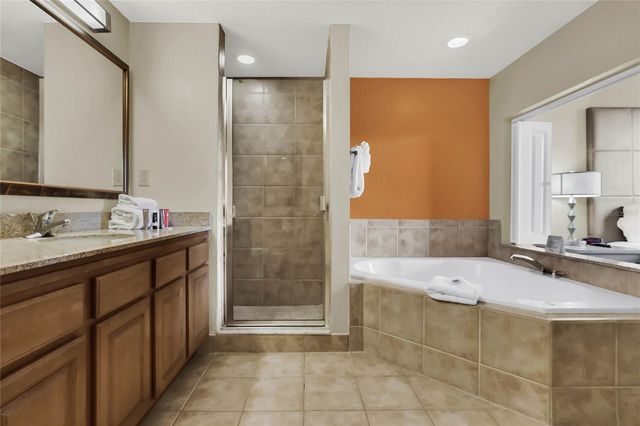 12527 FLORIDAYS RESORT DRIVE 511E, Orlando, FL 32821