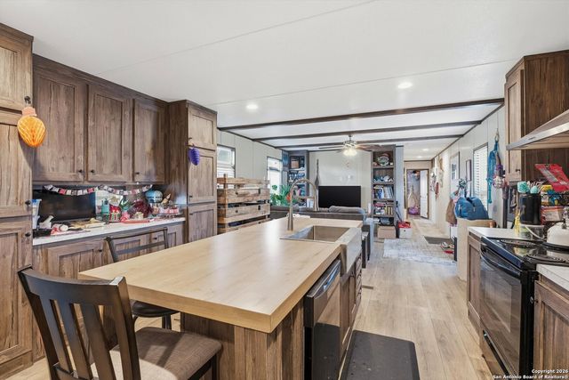 4426 Southern Trl, Von Ormy, TX 78073