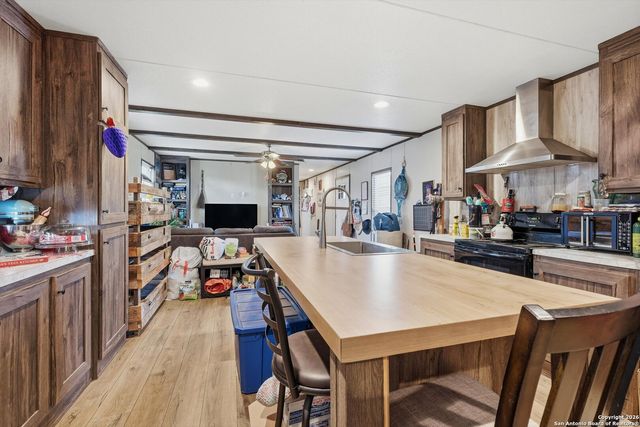 4426 Southern Trl, Von Ormy, TX 78073