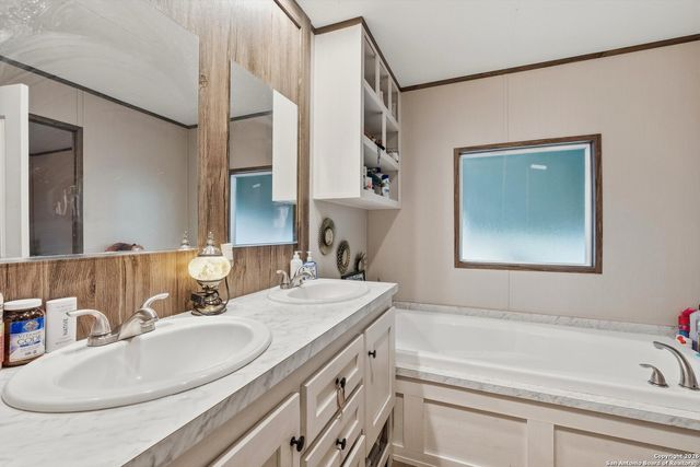 4426 Southern Trl, Von Ormy, TX 78073