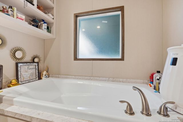 4426 Southern Trl, Von Ormy, TX 78073