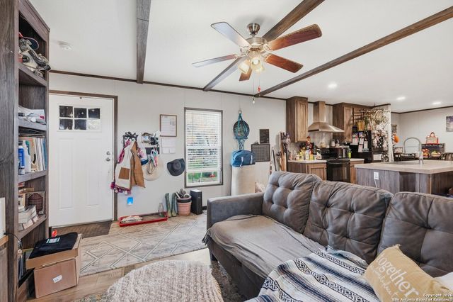 4426 Southern Trl, Von Ormy, TX 78073