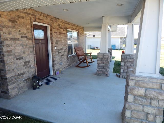 804 Summerlyn Lane, Carl Junction, MO 64834