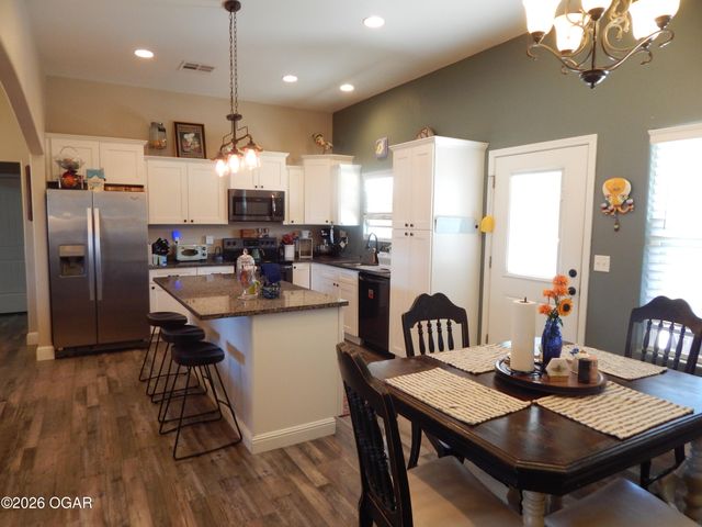 804 Summerlyn Lane, Carl Junction, MO 64834