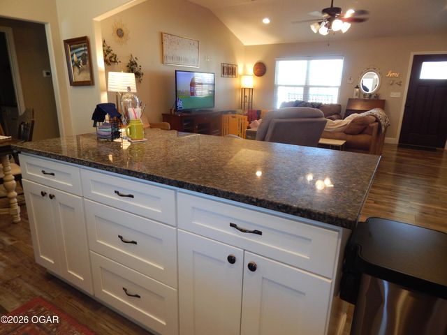 804 Summerlyn Lane, Carl Junction, MO 64834