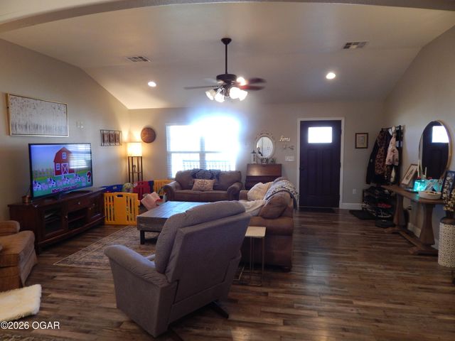 804 Summerlyn Lane, Carl Junction, MO 64834