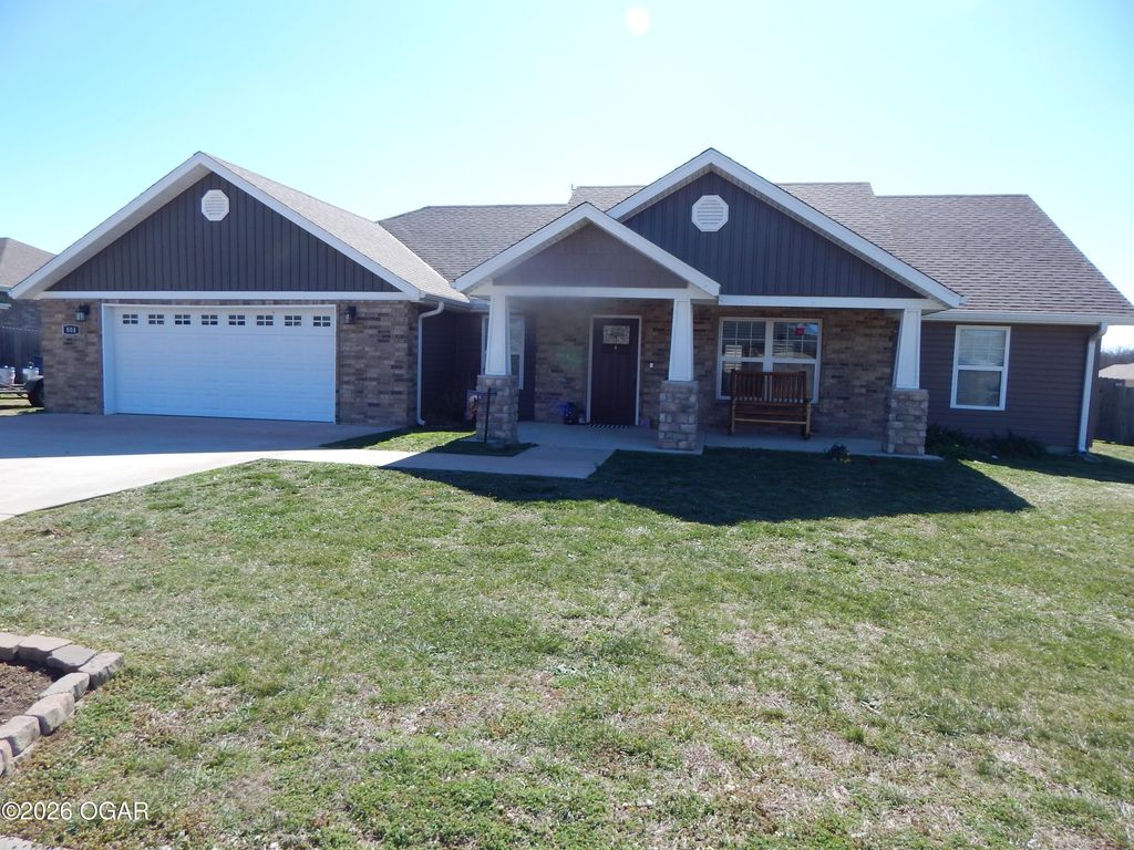 804 Summerlyn Lane, Carl Junction, MO 64834