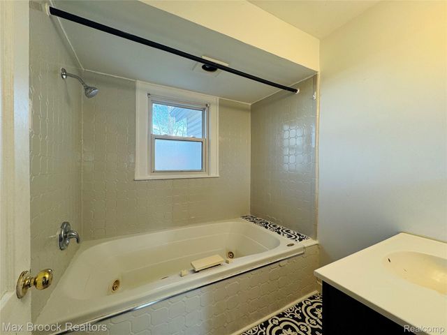 510 Stratford Road, Ferndale, MI 48220