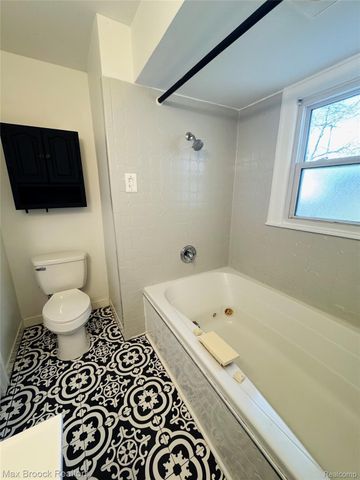 510 Stratford Road, Ferndale, MI 48220