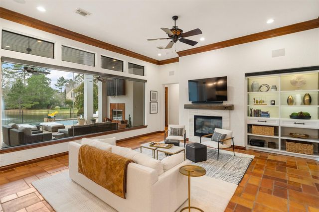 83 Lakeside Green, The Woodlands, TX 77382