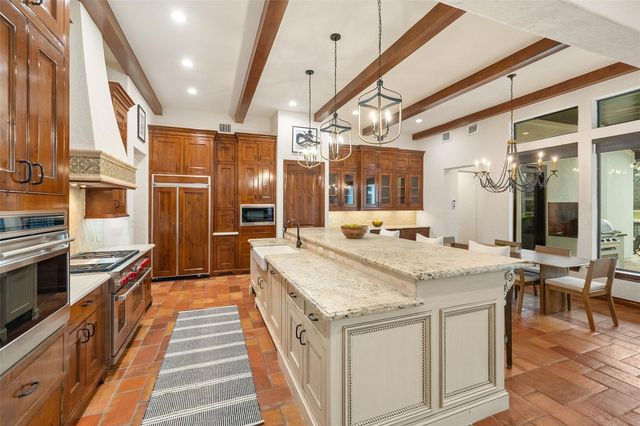 83 Lakeside Green, The Woodlands, TX 77382