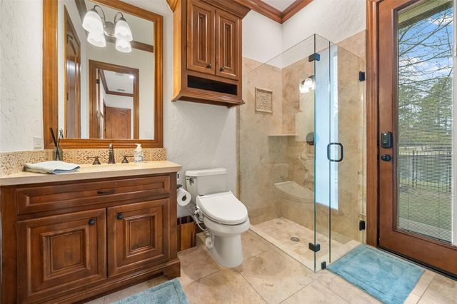 83 Lakeside Green, The Woodlands, TX 77382