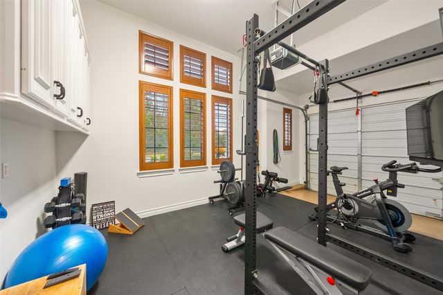 83 Lakeside Green, The Woodlands, TX 77382