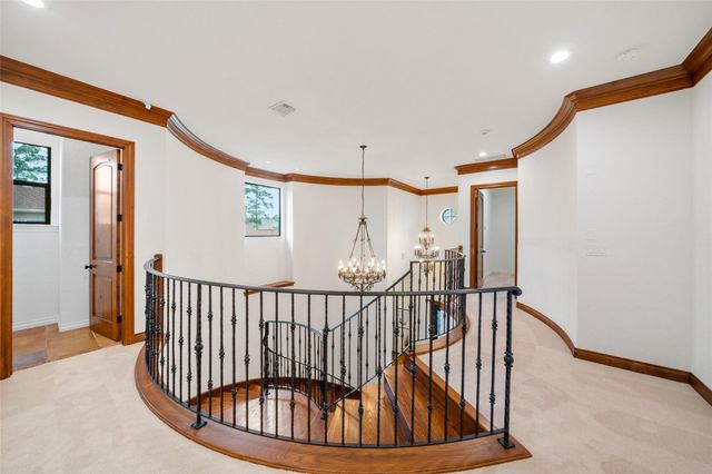 83 Lakeside Green, The Woodlands, TX 77382