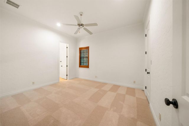 83 Lakeside Green, The Woodlands, TX 77382