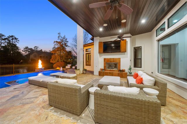 83 Lakeside Green, The Woodlands, TX 77382