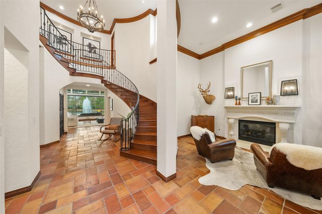 83 Lakeside Green, The Woodlands, TX 77382